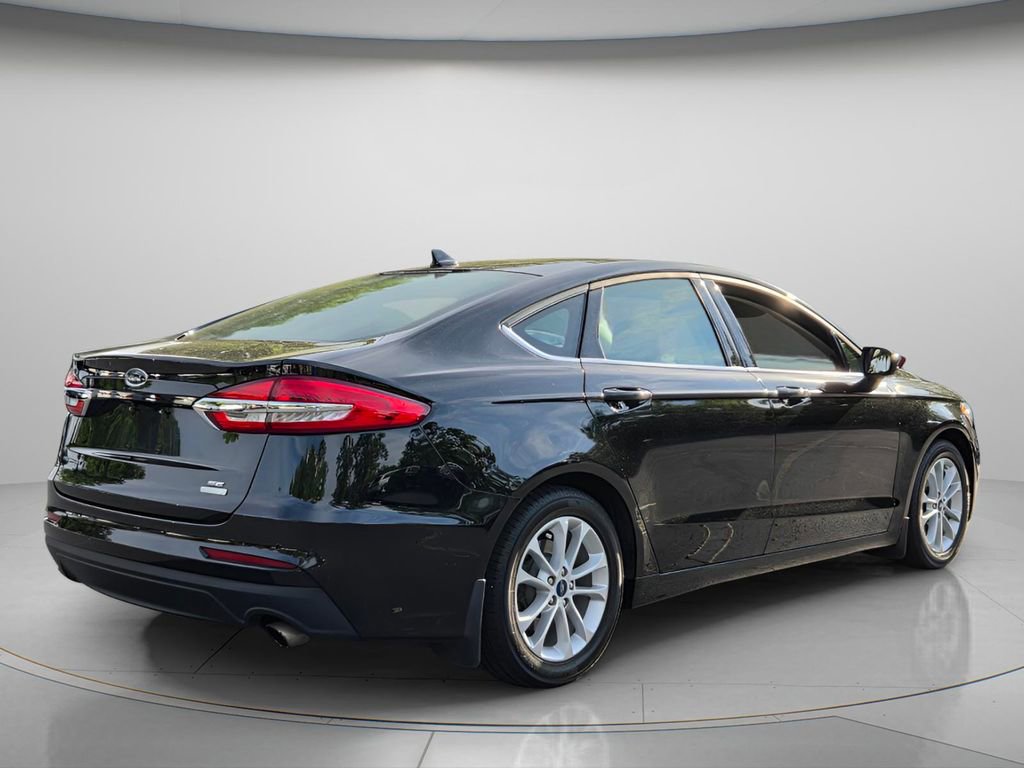 Used 2020 Ford Fusion SE FWD image 6