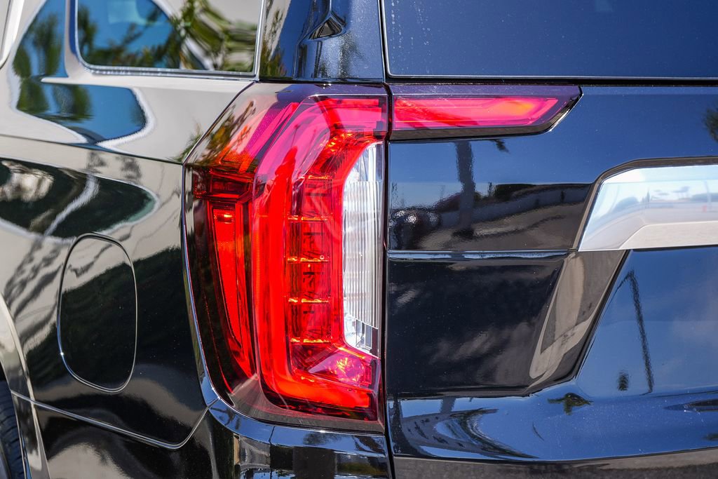 Used 2023 GMC Yukon Denali AWD/4WD image 9