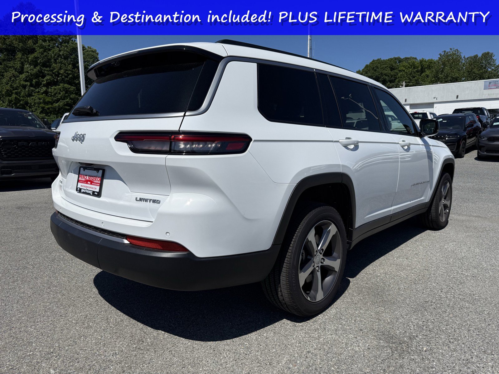 New 2026 Jeep Grand Cherokee L Limited w/ Luxury Tech Group II AWD/4WD image 3