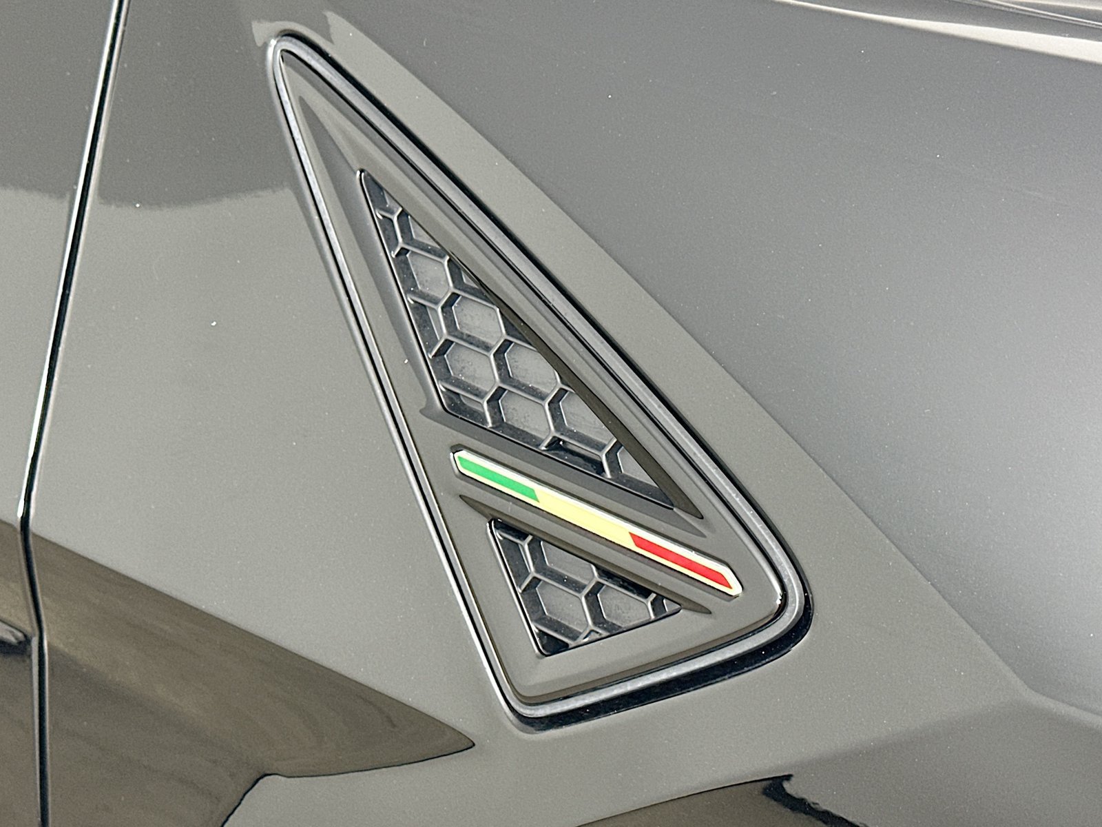 Used 2024 Lamborghini Urus S AWD/4WD image 9