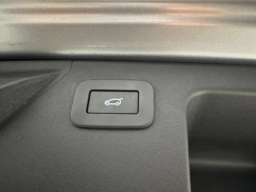 Used 2025 Land Rover Discovery Sport S AWD/4WD image 34