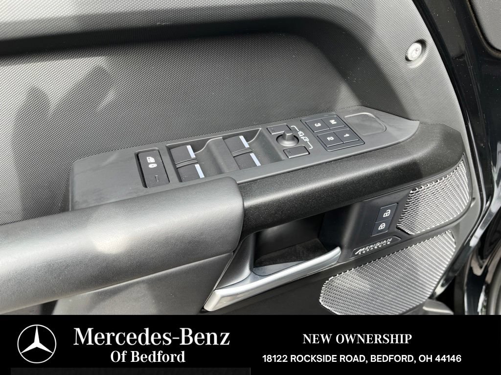 Used 2023 Land Rover Defender 110 V8 AWD/4WD image 11