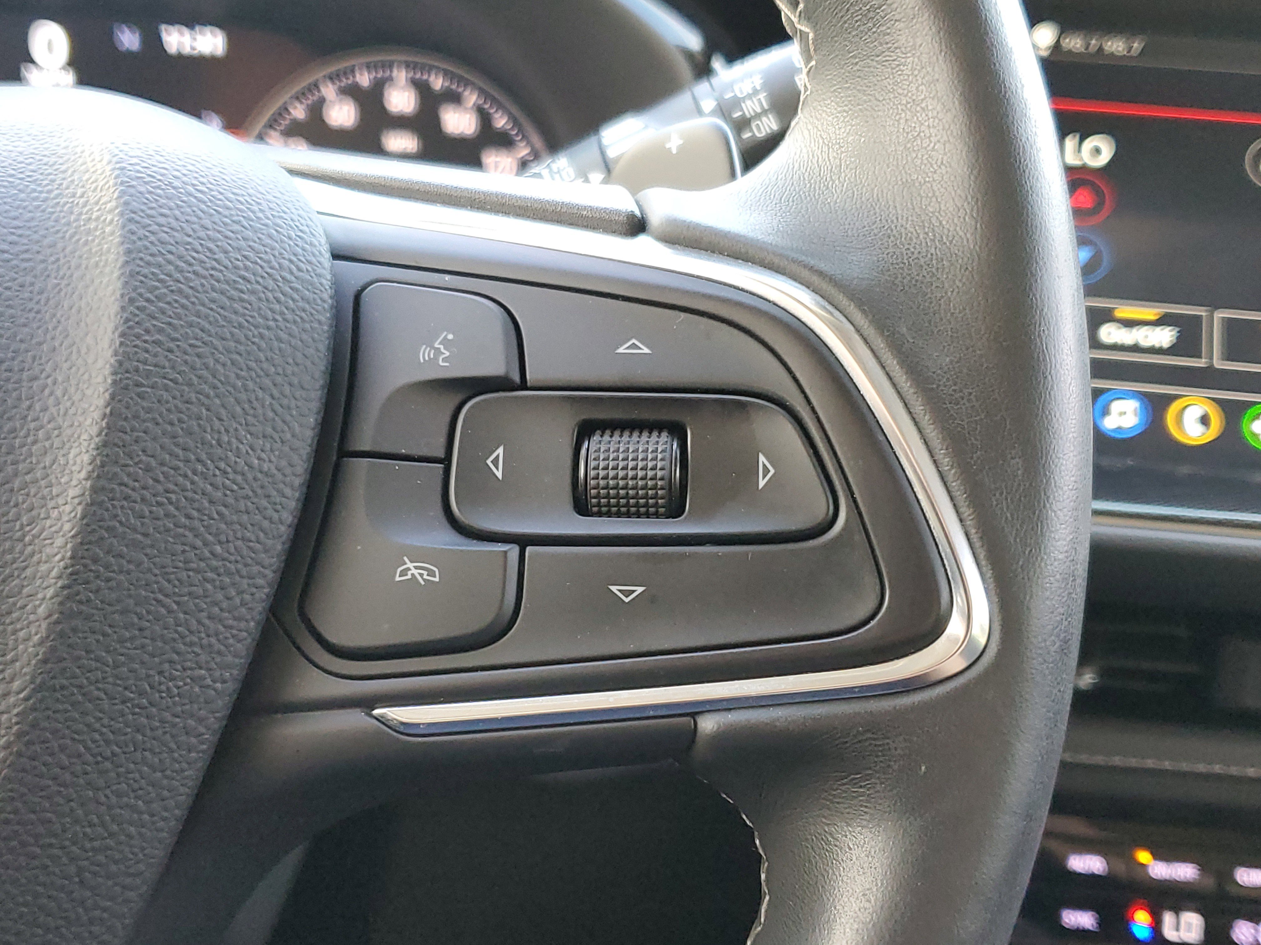 Used 2023 Buick Envision Essence w/ Sport Touring Package image 26