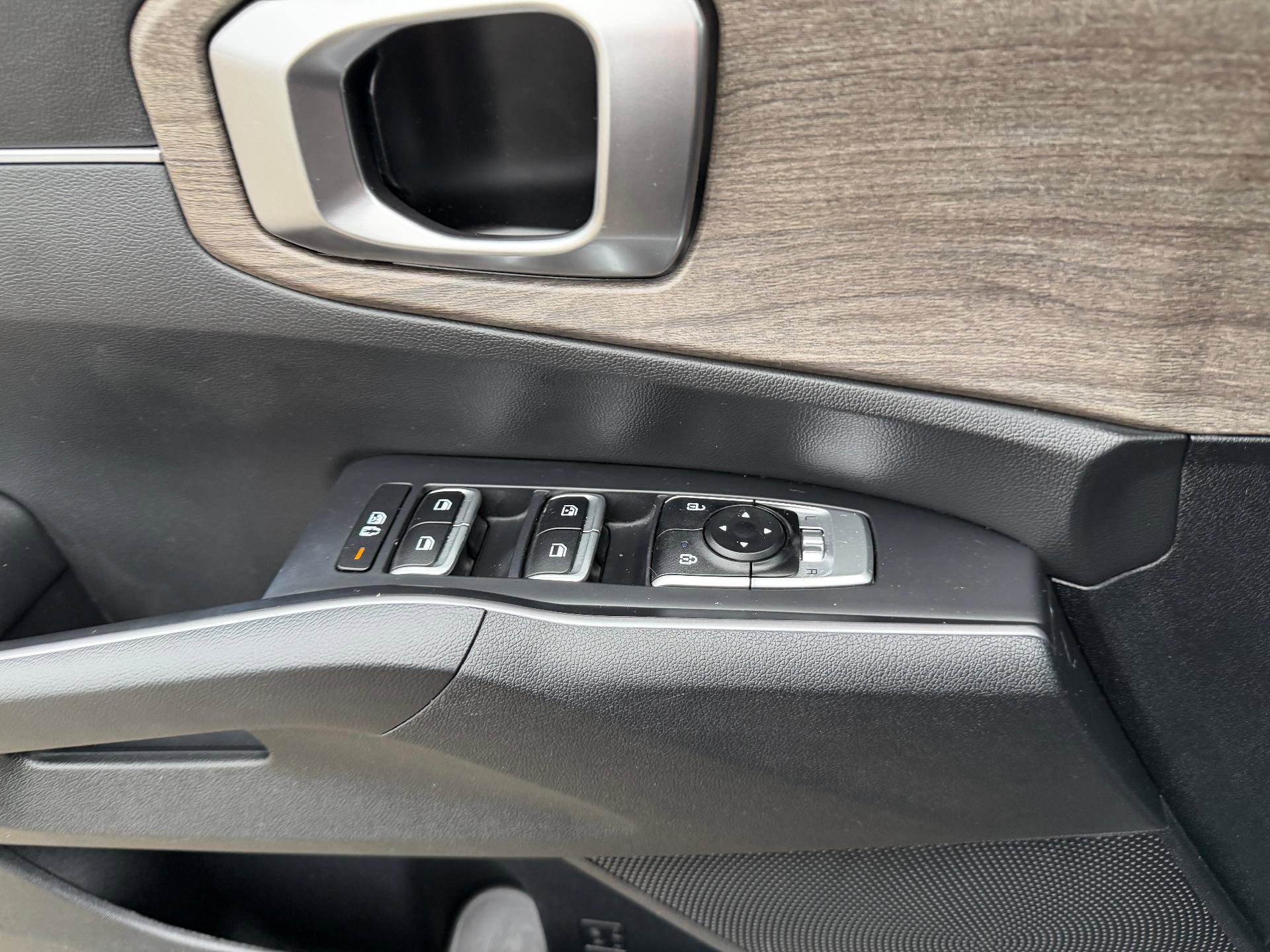 Used 2023 Kia Sorento S w/ Panoramic Sunroof Package image 25