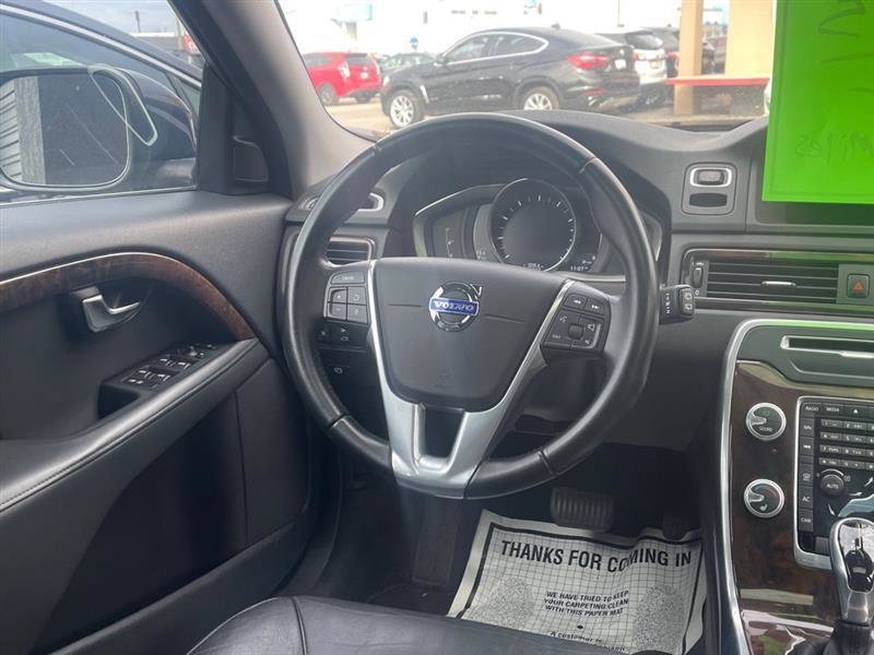 Used 2016 Volvo XC70 T5 Premier w/ Proximity Package FWD image 14