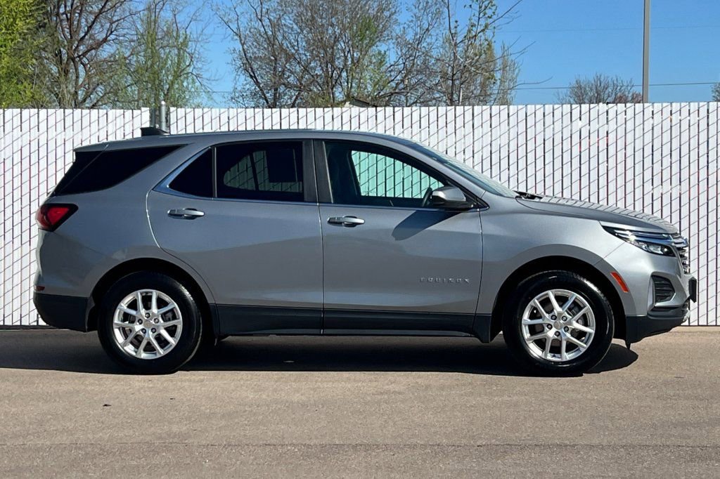 Used 2024 Chevrolet Equinox LT AWD/4WD image 3