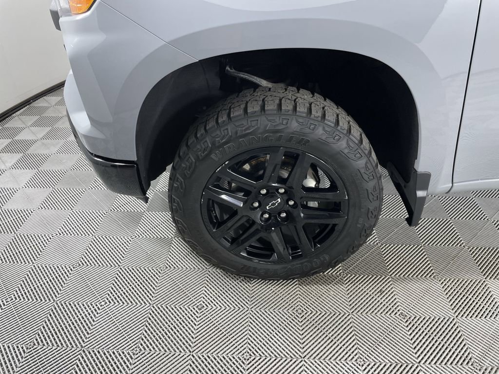 Used 2025 Chevrolet Silverado 1500 Custom Trail Boss image 32