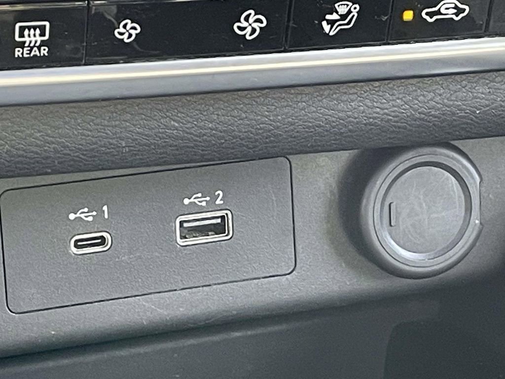 Used 2023 Nissan Rogue SV image 27