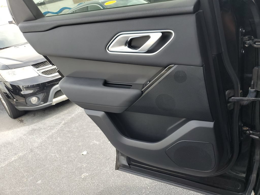 Used 2025 Land Rover Range Rover Velar Dynamic SE AWD/4WD image 13