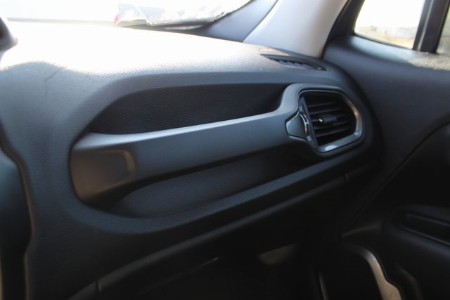 Used 2023 Jeep Renegade Latitude image 22