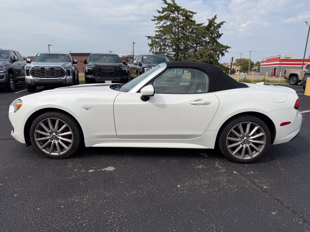 Used 2019 FIAT 124 Spider Lusso w/ Convenience Group RWD image 4