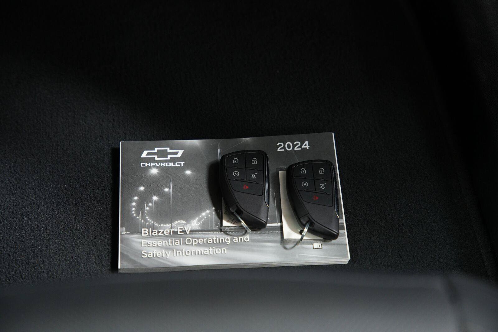 Certified 2024 Chevrolet Blazer EV LT AWD/4WD image 27