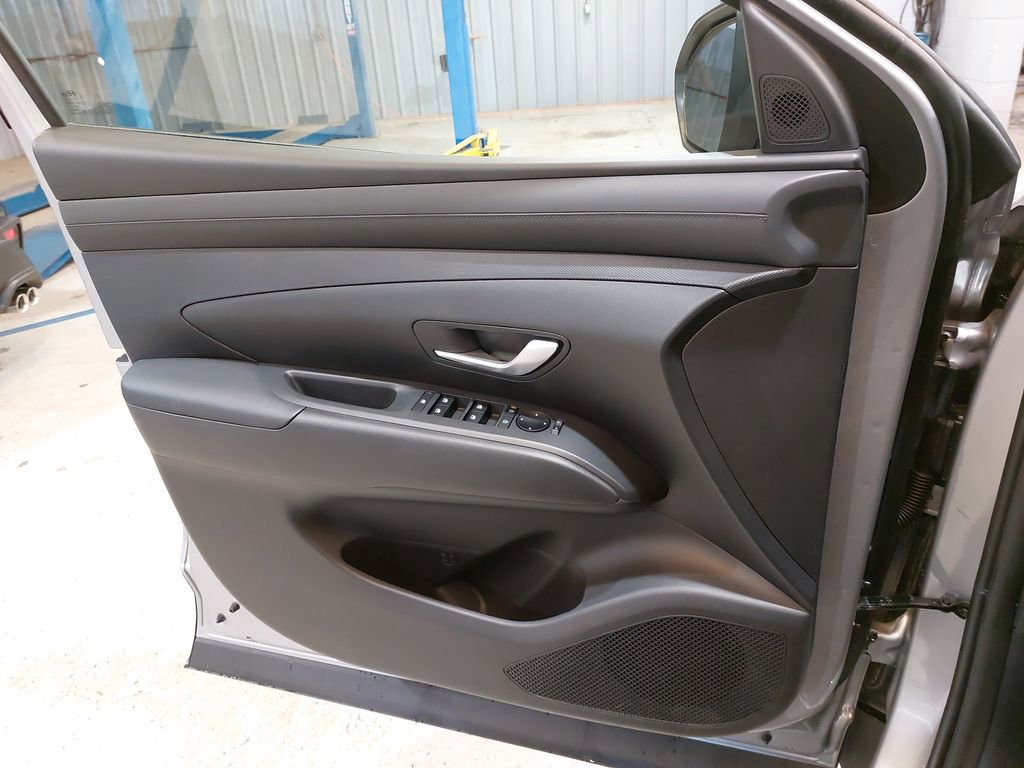 New 2026 Hyundai Tucson Blue SE image 27