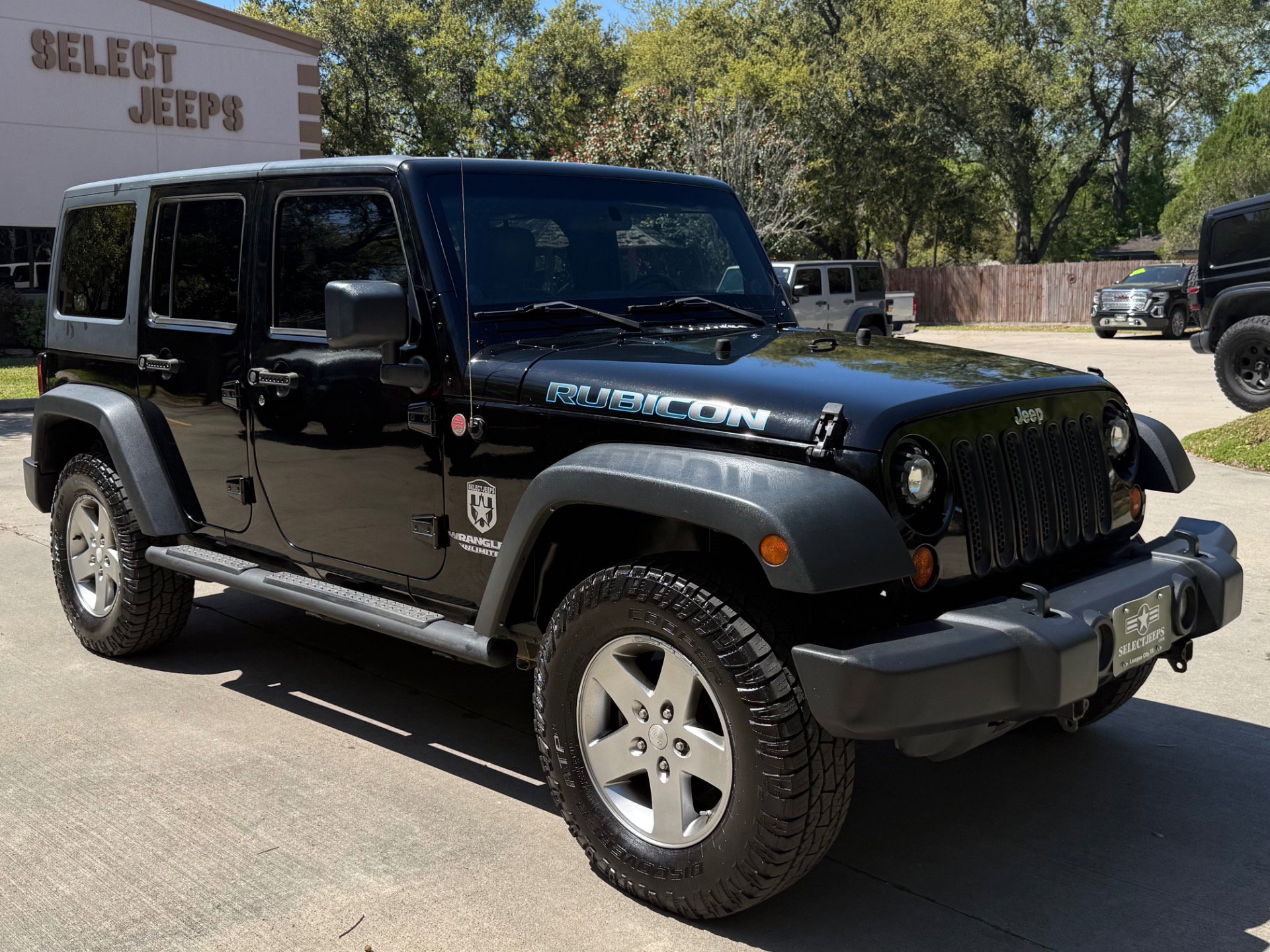 Used 2011 Jeep Wrangler Unlimited Rubicon w/ Connectivity Group image 17