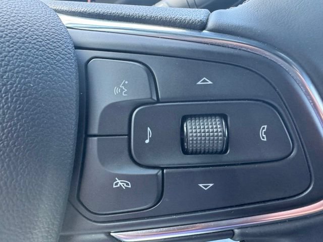 Used 2025 Buick Envista Sport Touring w/ Convenience I Package FWD image 12