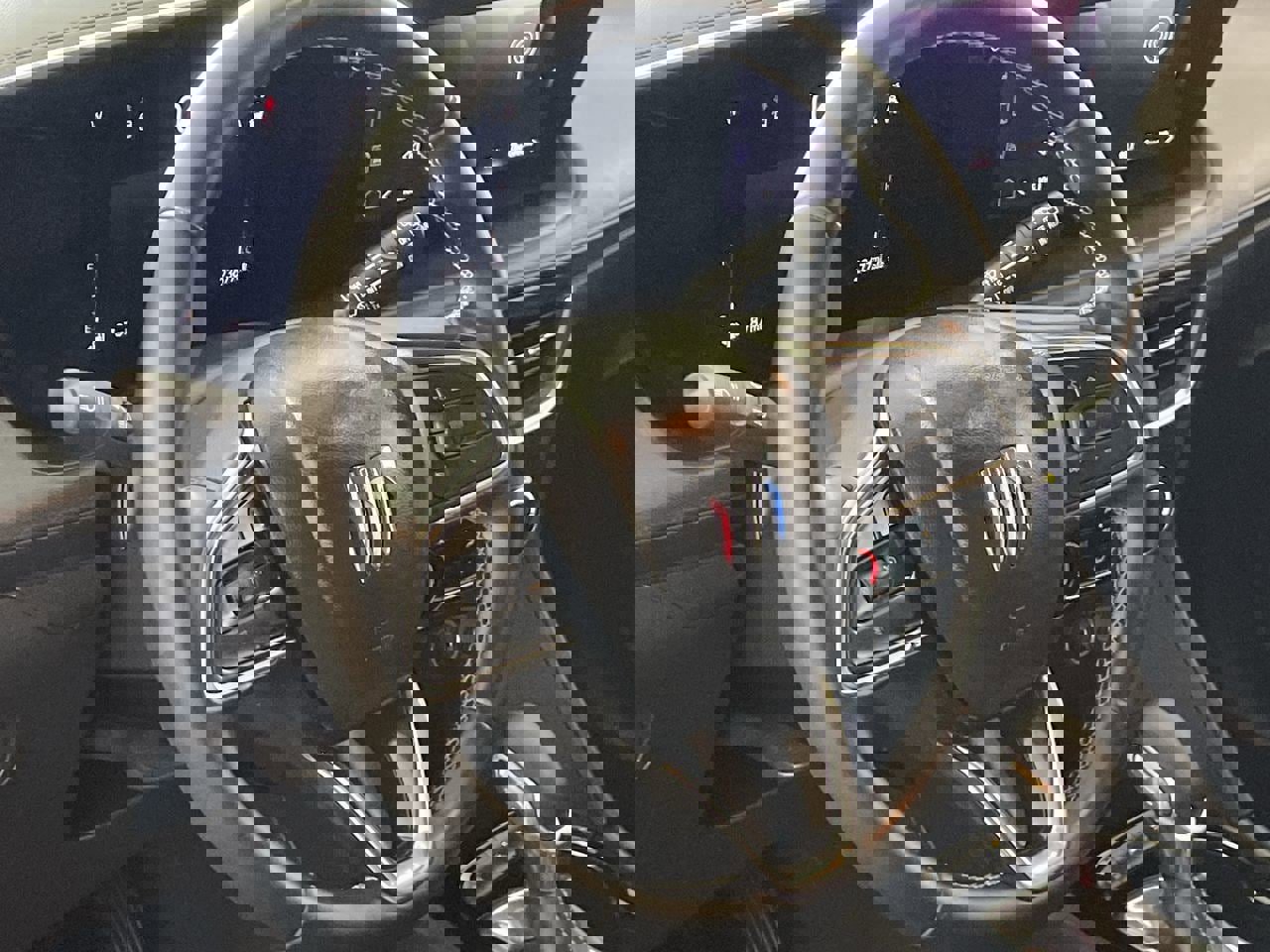 Used 2025 Buick Encore GX Preferred image 13