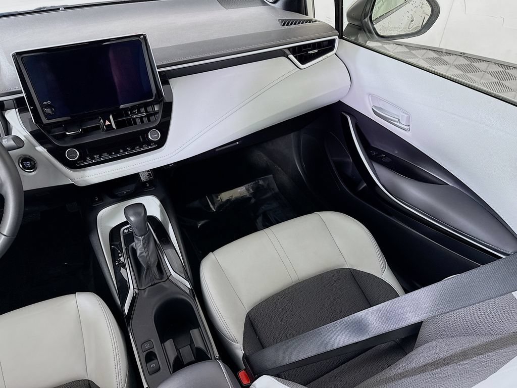 Certified 2025 Toyota Corolla XSE FWD image 25