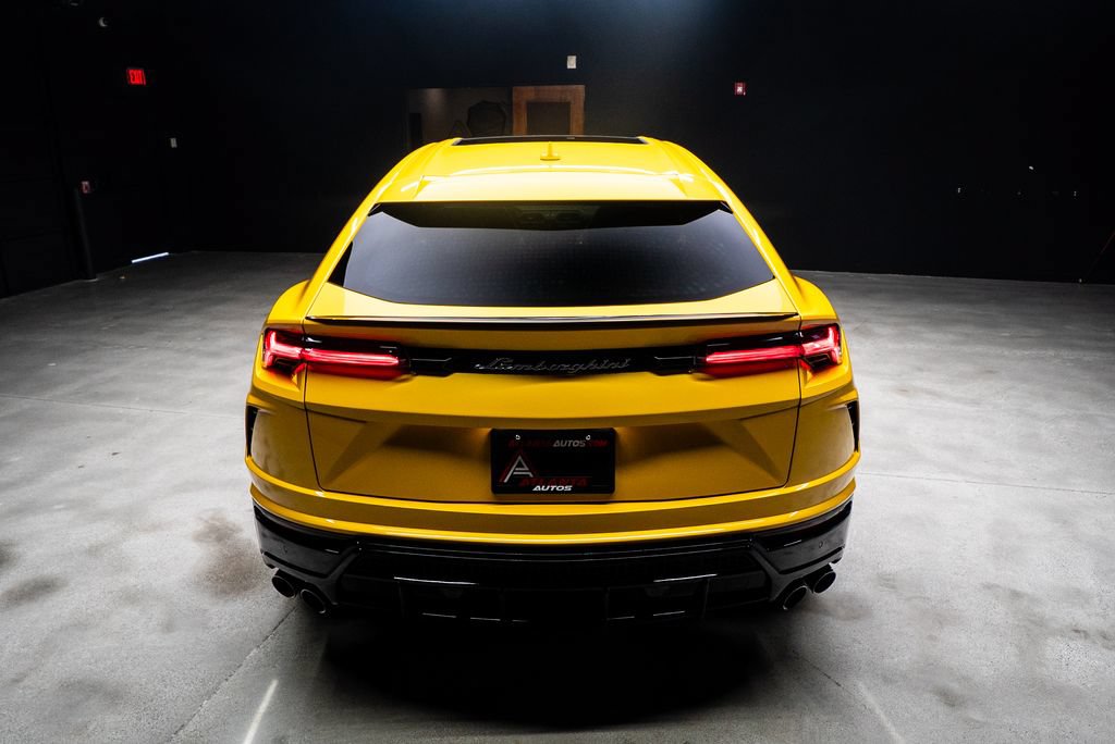 Used 2022 Lamborghini Urus AWD/4WD image 27