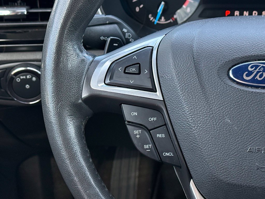 Used 2015 Ford Fusion SE w/ Equipment Group 201A FWD image 9