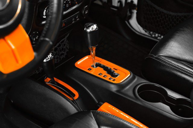 Used 2016 Jeep Wrangler Unlimited Sahara w/ Connectivity Group image 19