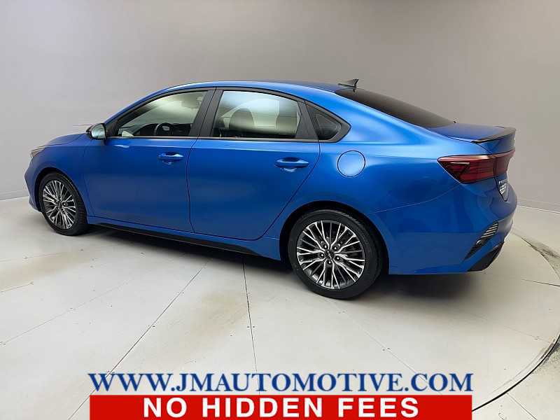 Used 2022 Kia Forte GT-Line w/ GT-Line Technology Package FWD image 3