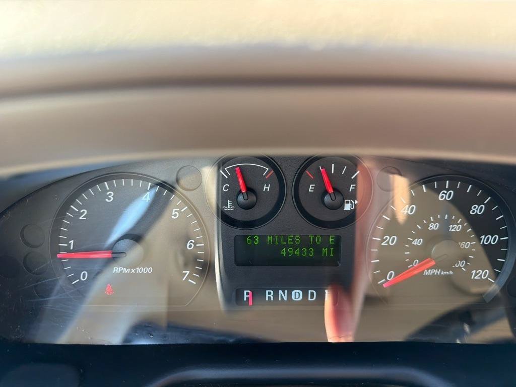 Used 2004 Ford Taurus SE FWD image 15