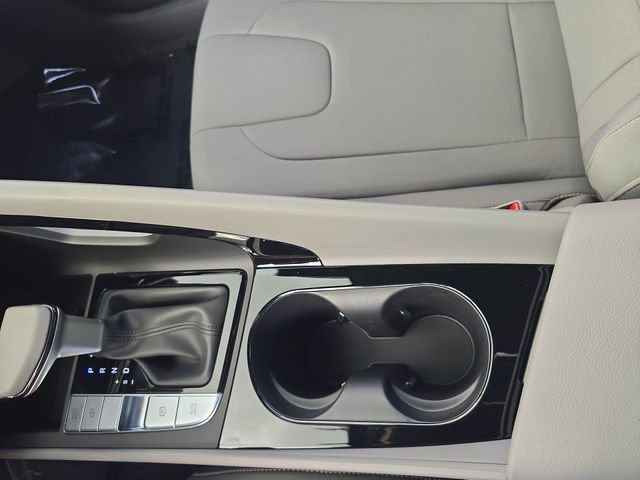 New 2025 Hyundai Elantra SEL image 20