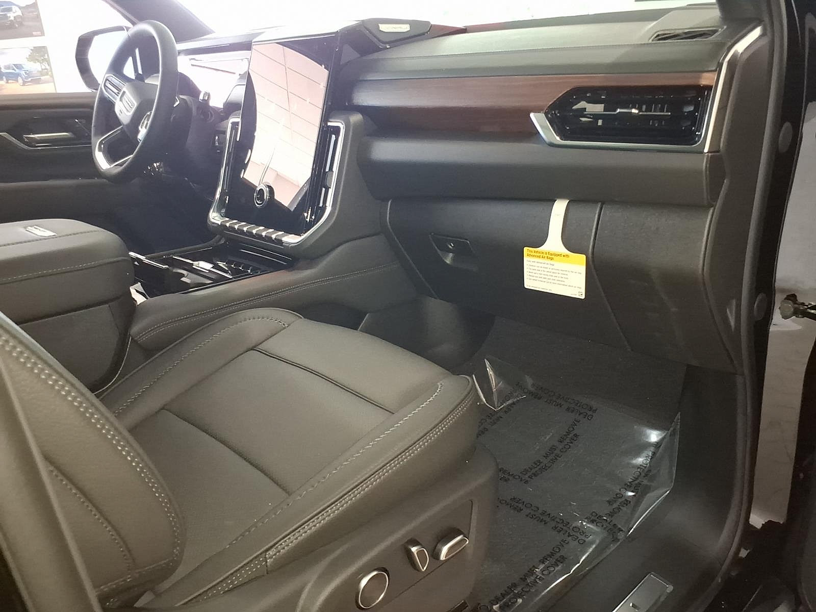 New 2026 GMC Yukon Denali AWD/4WD image 9