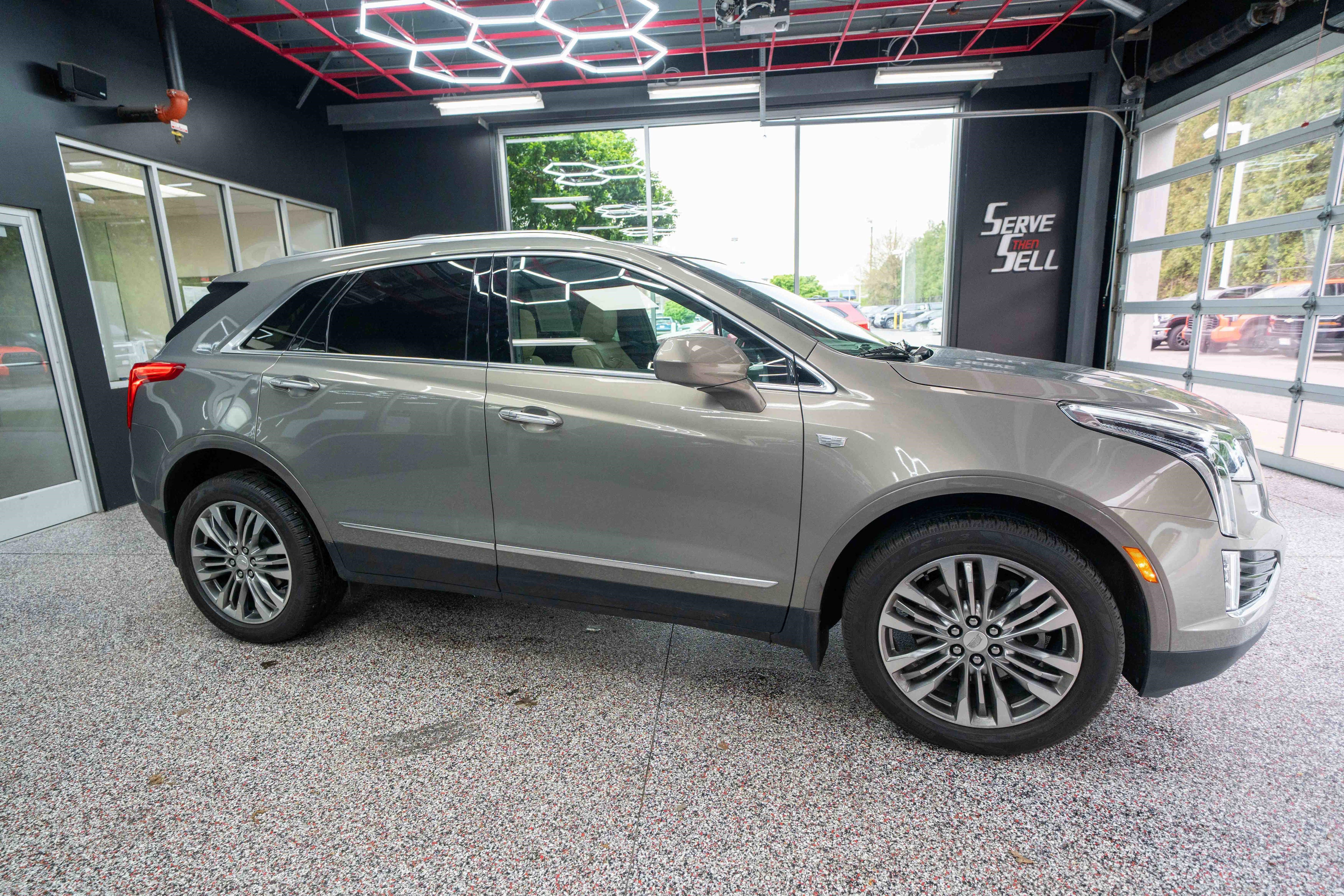 Used 2018 Cadillac XT5 Premium Luxury AWD/4WD image 5