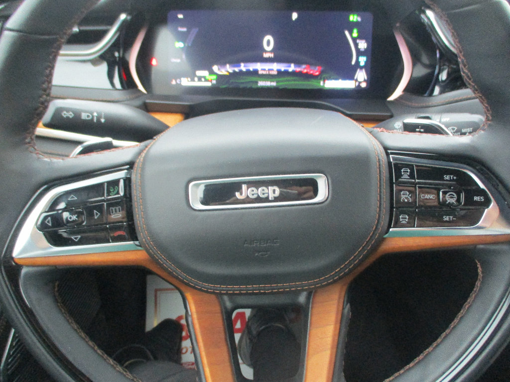 Certified 2023 Jeep Grand Cherokee Summit image 11