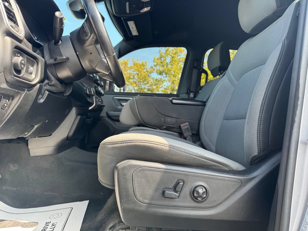 Used 2021 RAM 1500 Big Horn AWD/4WD image 16