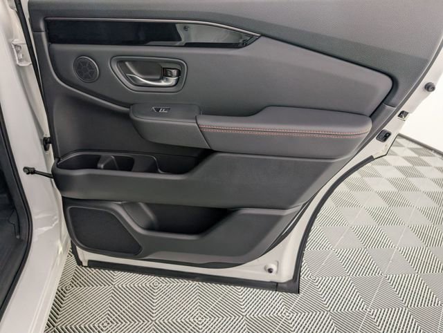 Used 2025 Honda Pilot TrailSport image 35