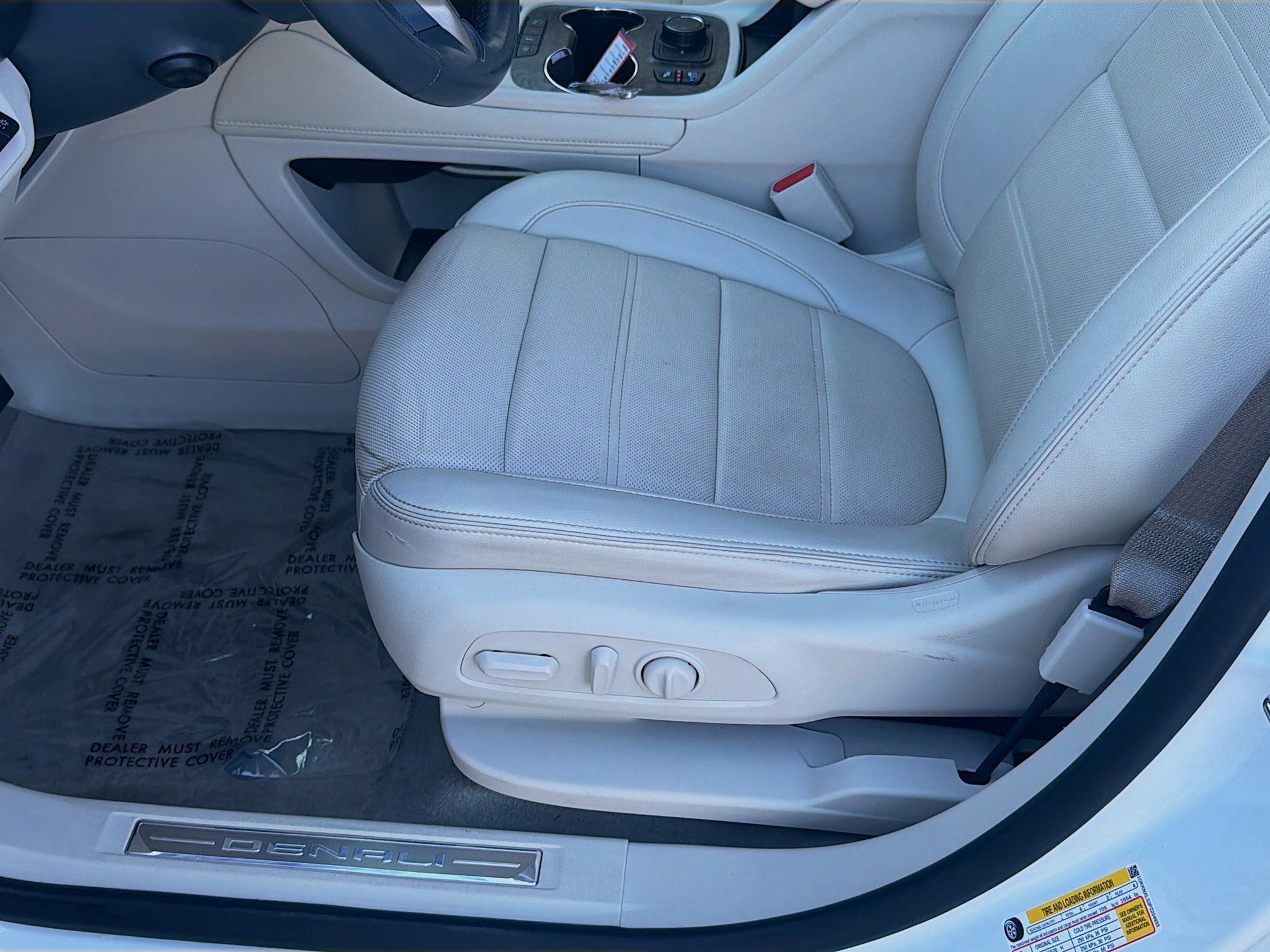 Used 2023 GMC Acadia Denali AWD/4WD image 16