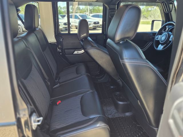 Used 2015 Jeep Wrangler Unlimited Freedom Edition image 19