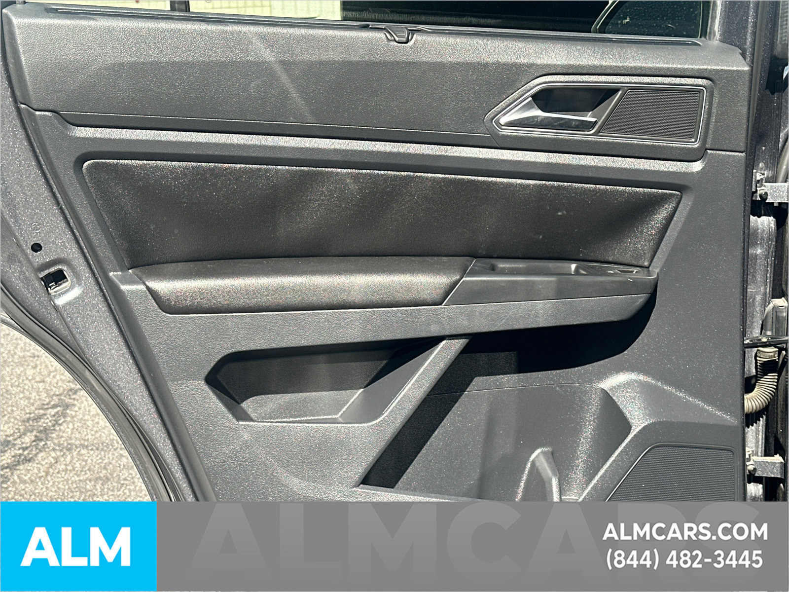 Used 2018 Volkswagen Atlas SEL FWD image 24