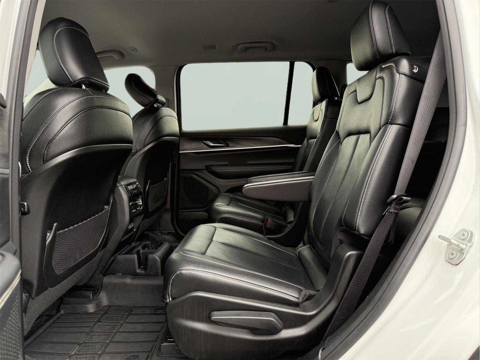 Used 2023 Jeep Grand Cherokee L Limited w/ Trailer Tow Group (B) image 20