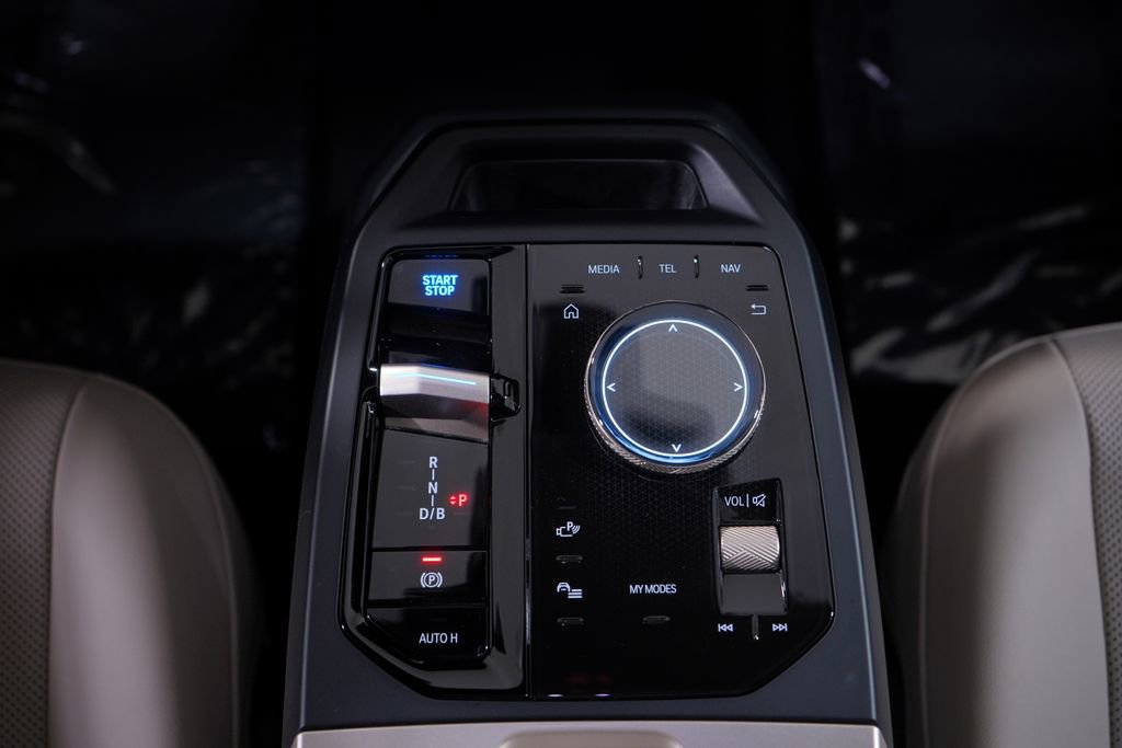 Used 2024 BMW iX xDrive50 w/ Premium Package image 13