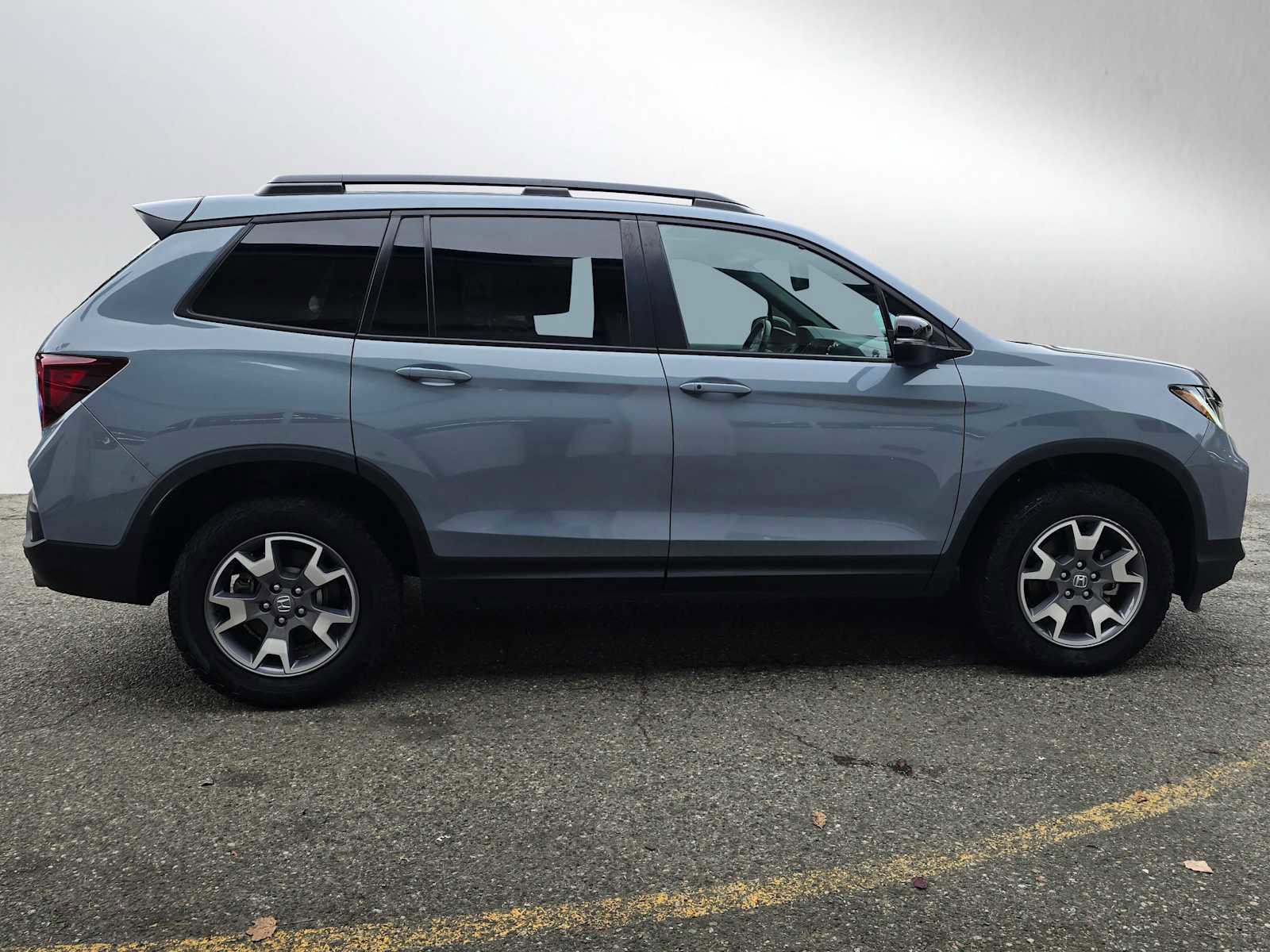 Used 2022 Honda Passport TrailSport image 2