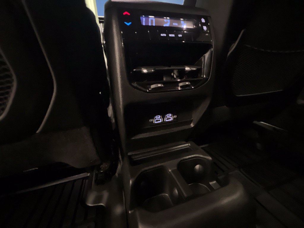 Used 2023 Jeep Grand Cherokee L Laredo RWD image 29
