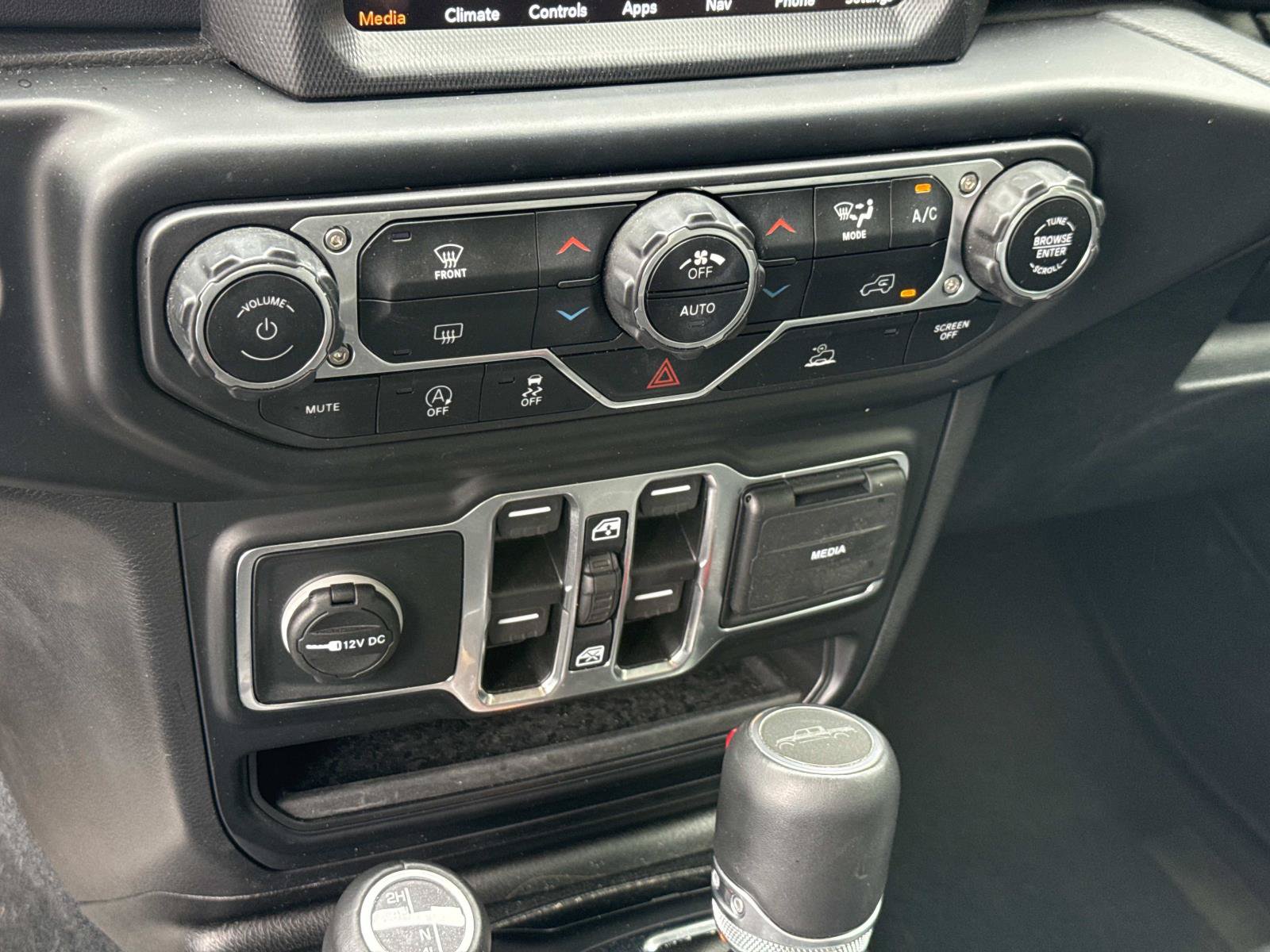 Used 2022 Jeep Gladiator Overland w/ Popular Equipment Package AWD/4WD image 7