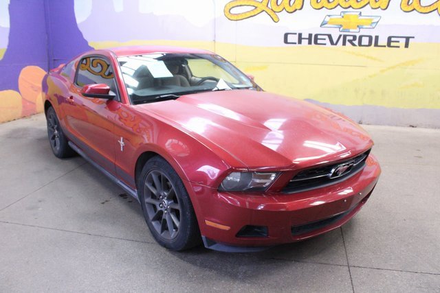 Used 2010 Ford Mustang Coupe image 4