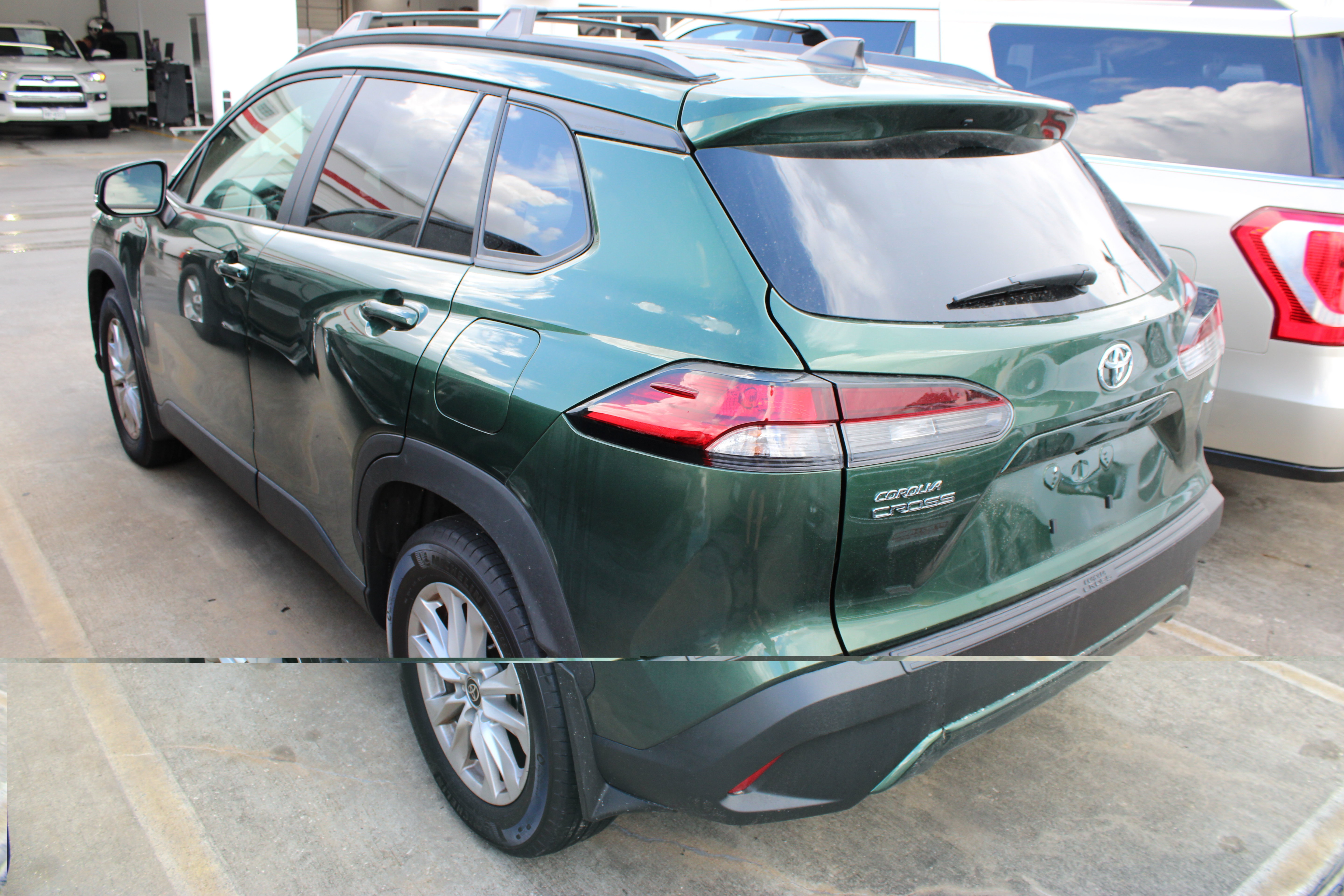 Used 2026 Toyota Corolla Cross LE FWD image 8