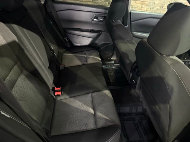 Certified 2025 Nissan Rogue SV image 32