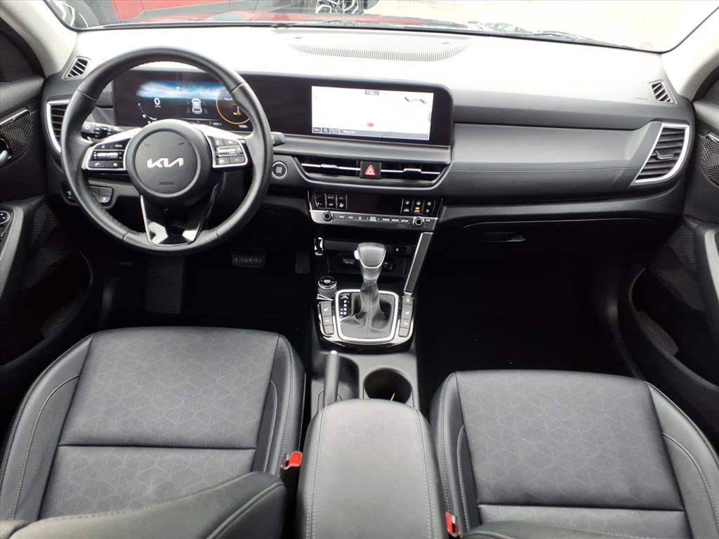 Used 2024 Kia Seltos EX image 25