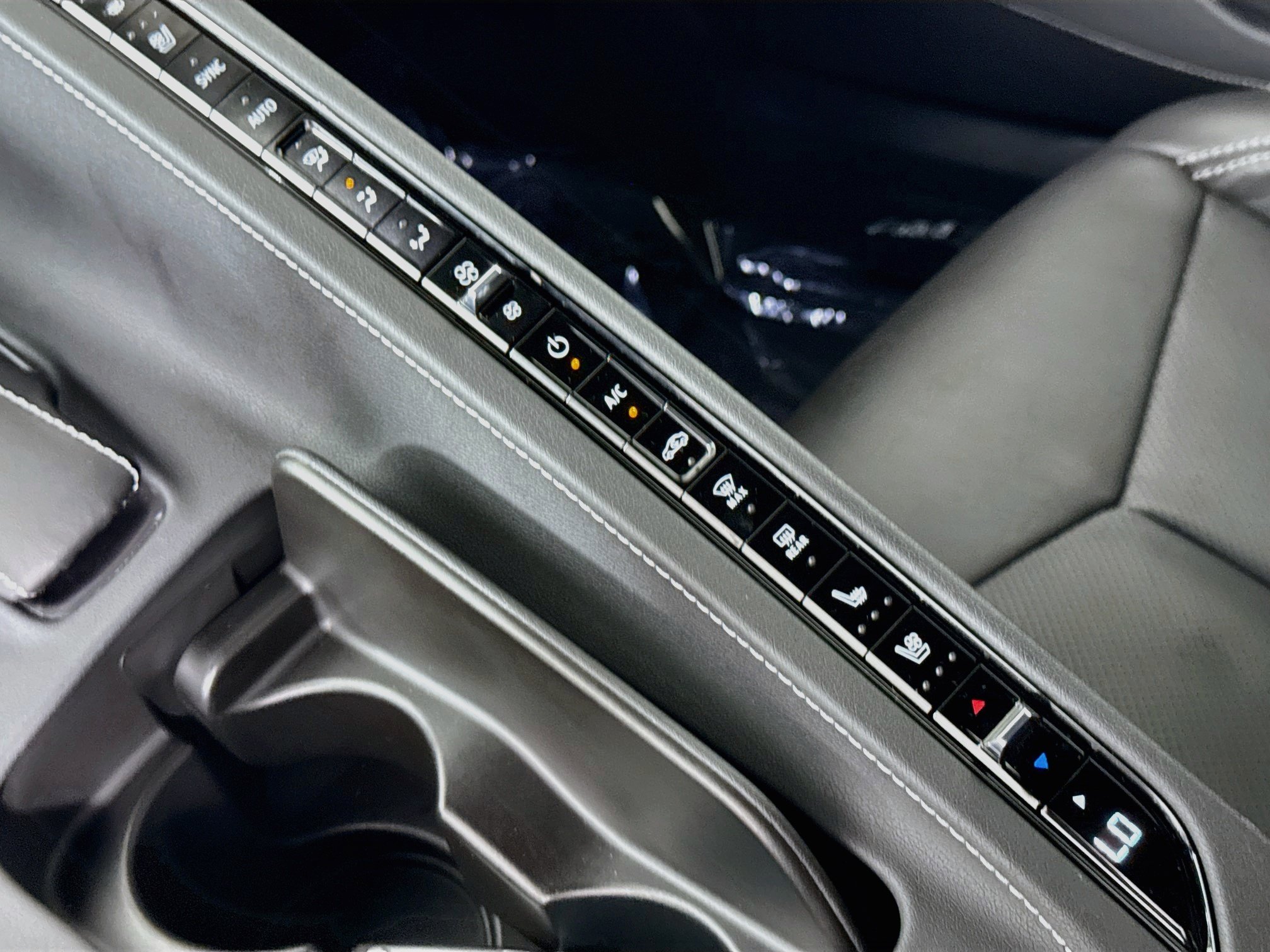 Used 2024 Chevrolet Corvette Stingray Preferred Cpe w/ Z51 Performance Package RWD image 17