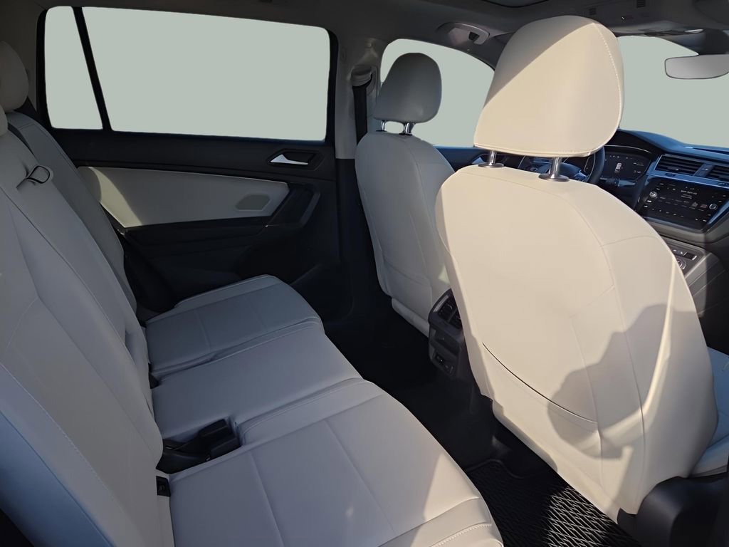 Used 2020 Volkswagen Tiguan SEL image 18