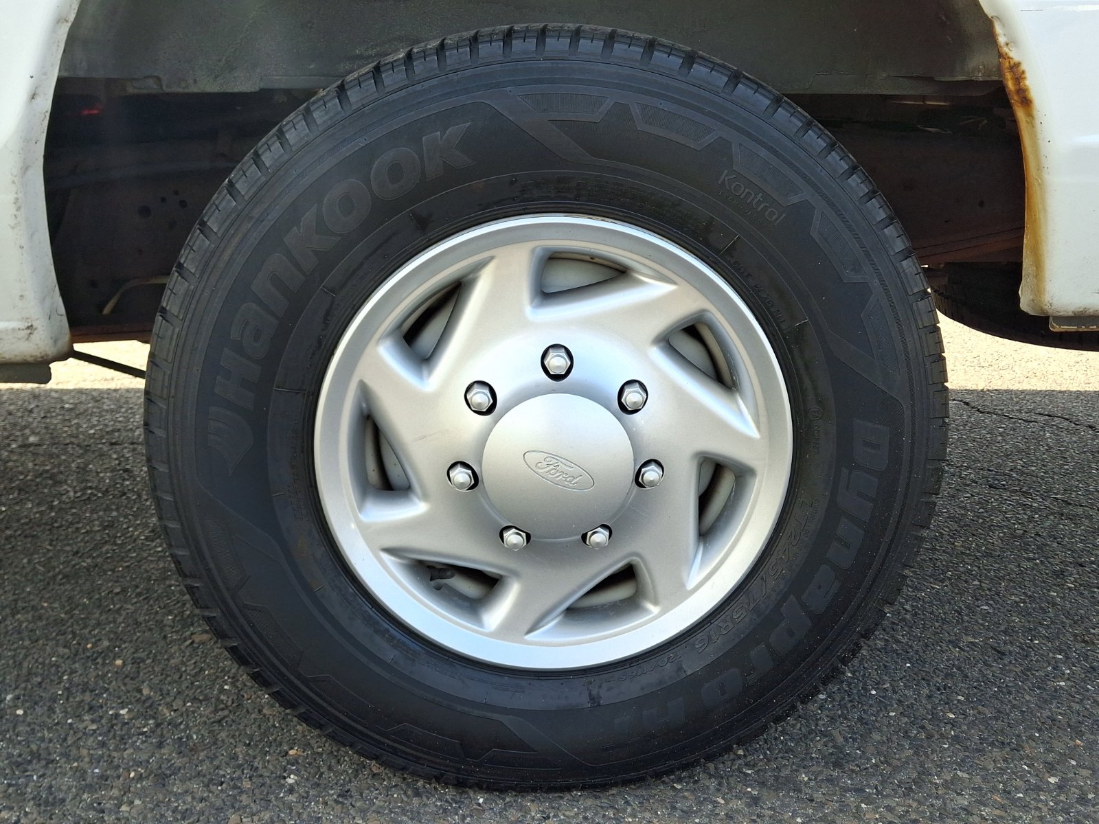 Used 2011 Ford E-250 and Econoline 250 Extended w/ Commercial Cargo Van Pkg image 10