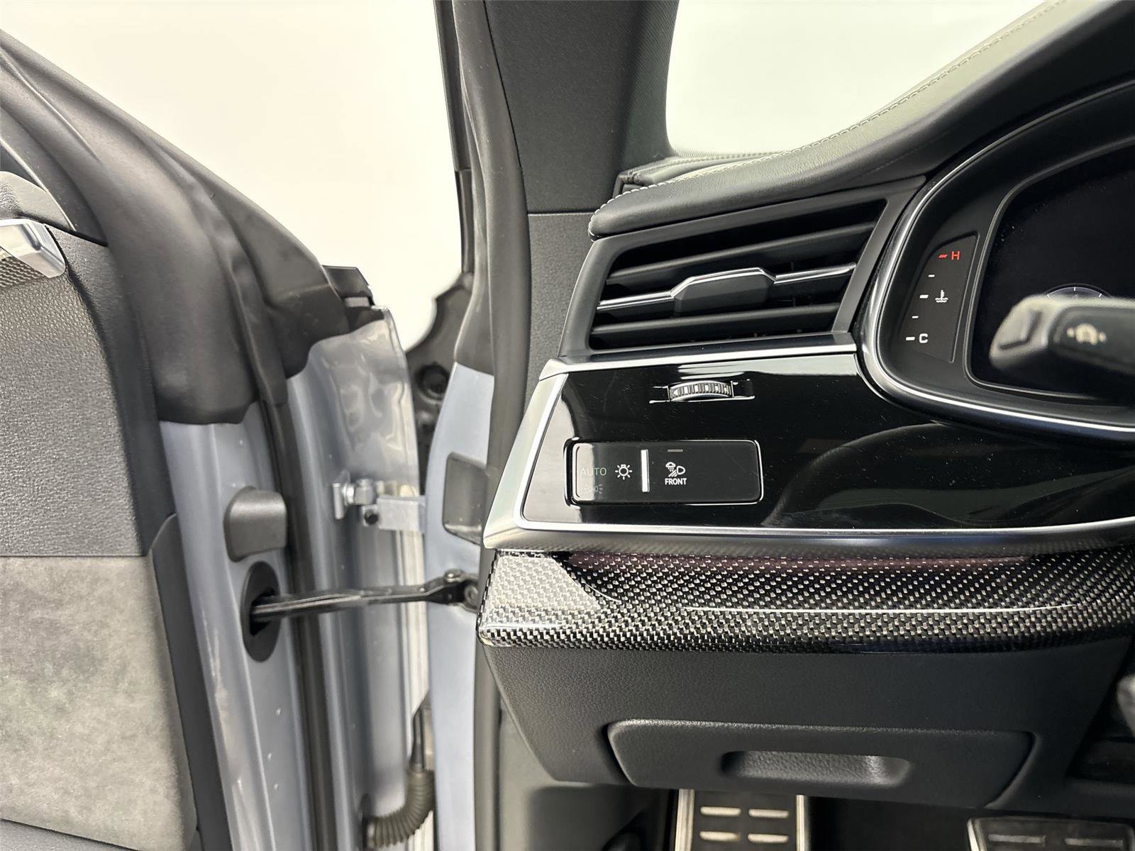 Used 2020 Audi SQ8 Prestige w/ Prestige Package image 31