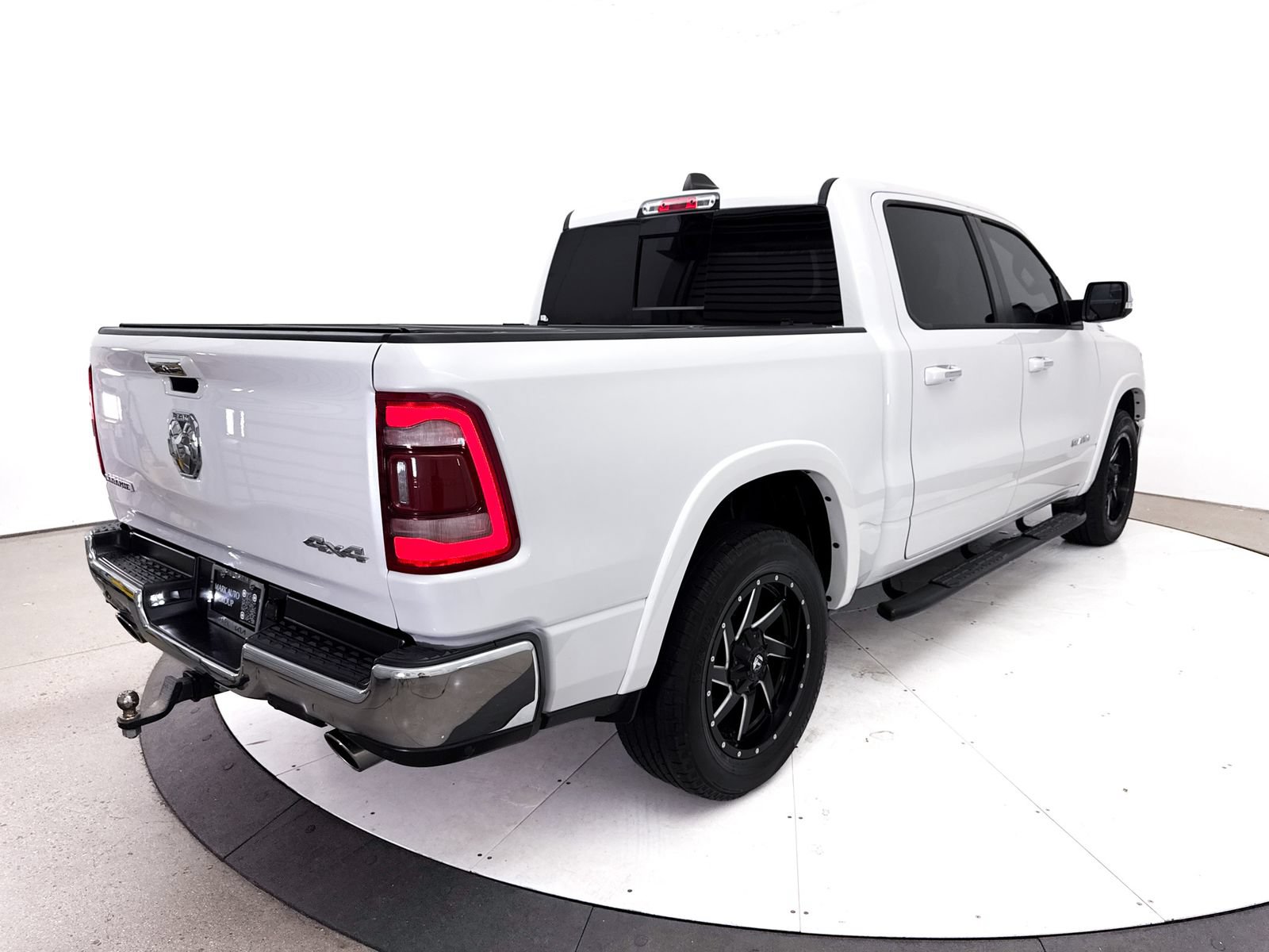 Used 2019 RAM 1500 Laramie AWD/4WD image 17