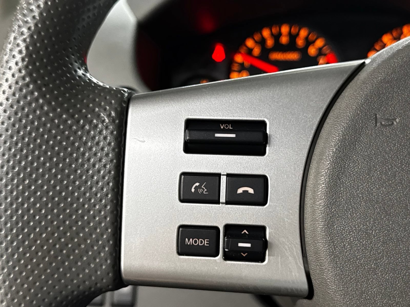 Used 2020 Nissan Frontier SV w/ Midnight Edition Floor Mats AWD/4WD image 22